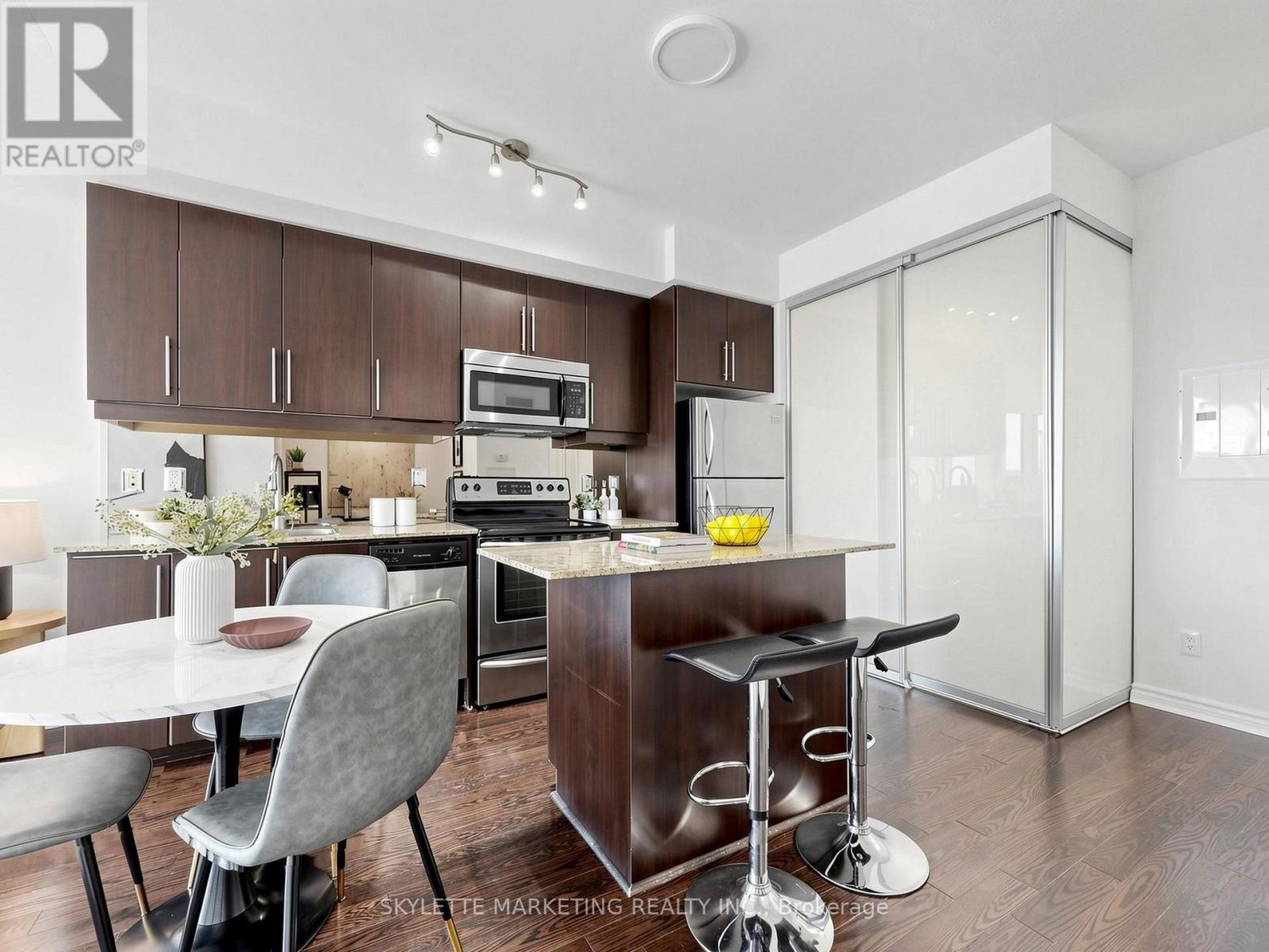#1029 2885 BAYVIEW AVENUE - 11