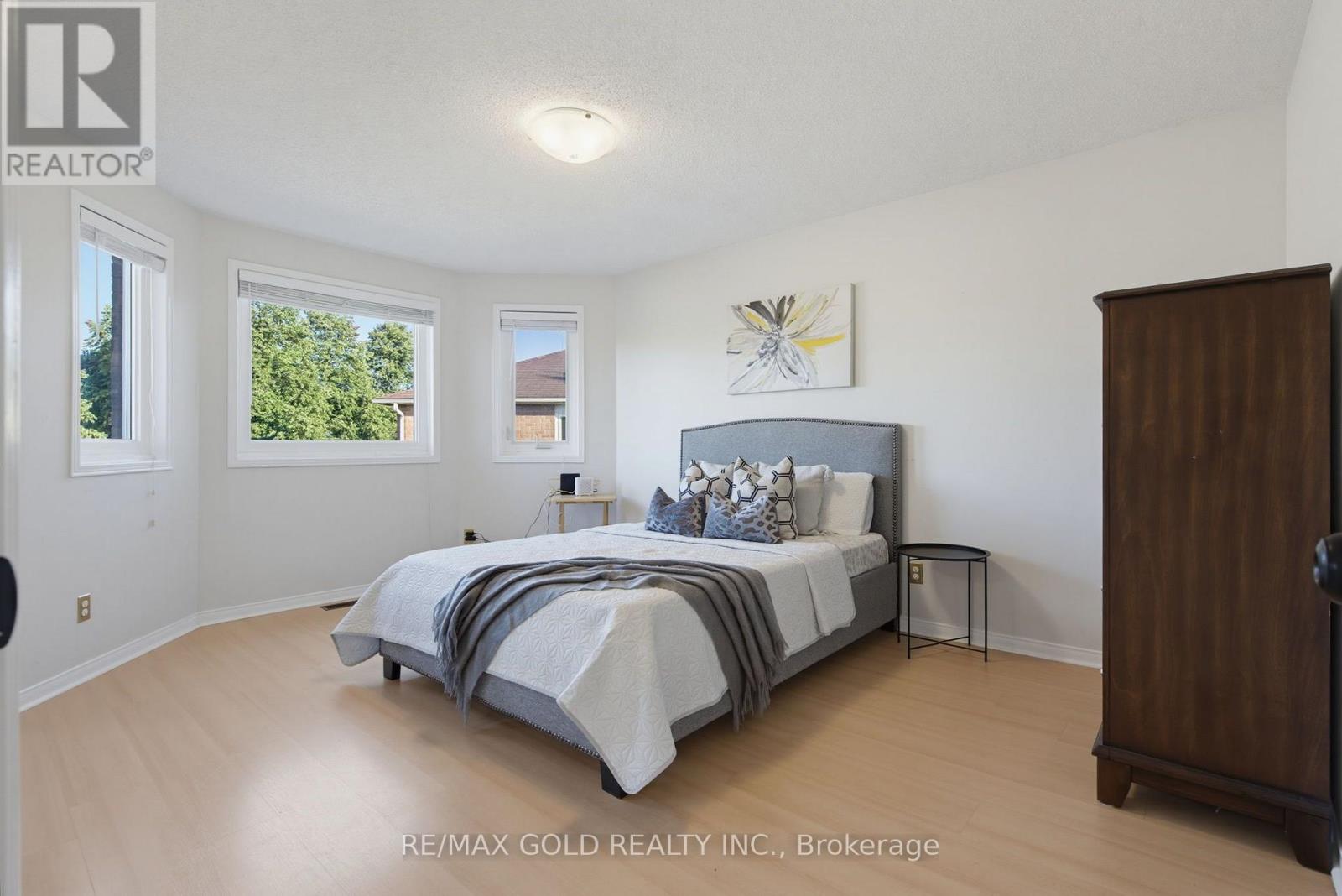 38 SILVERBIRCH PLACE - Image 32