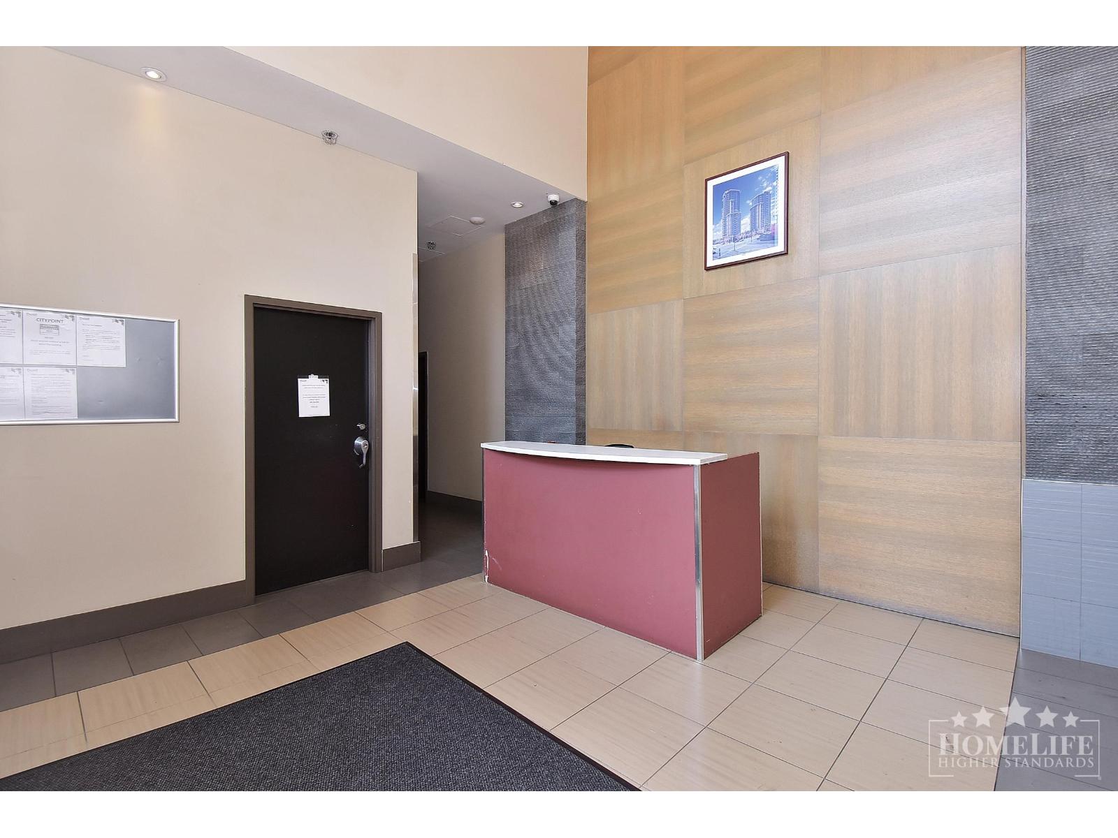 2002 10777 UNIVERSITY DRIVE, Surrey