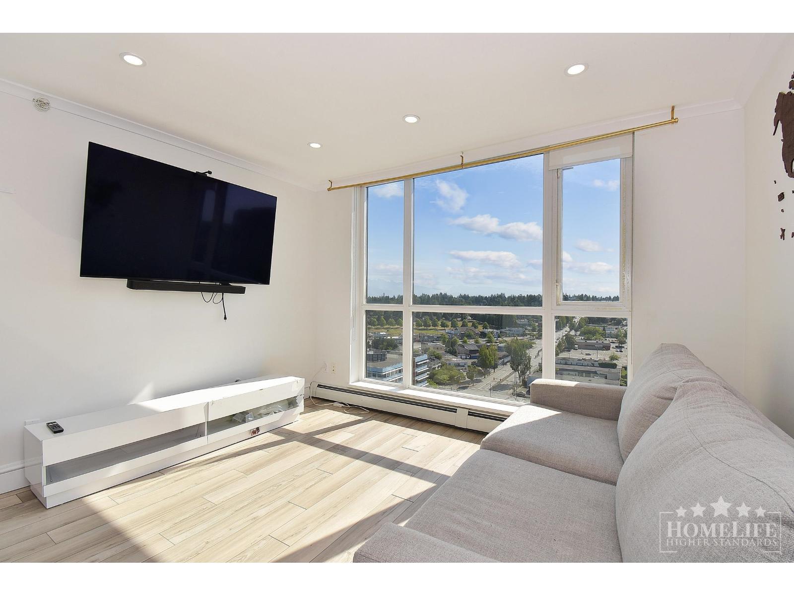 2002 10777 UNIVERSITY DRIVE, Surrey