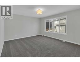 4pc Bathroom - 172 Starling Place Nw, Calgary, AB T3P2W3 Photo 17