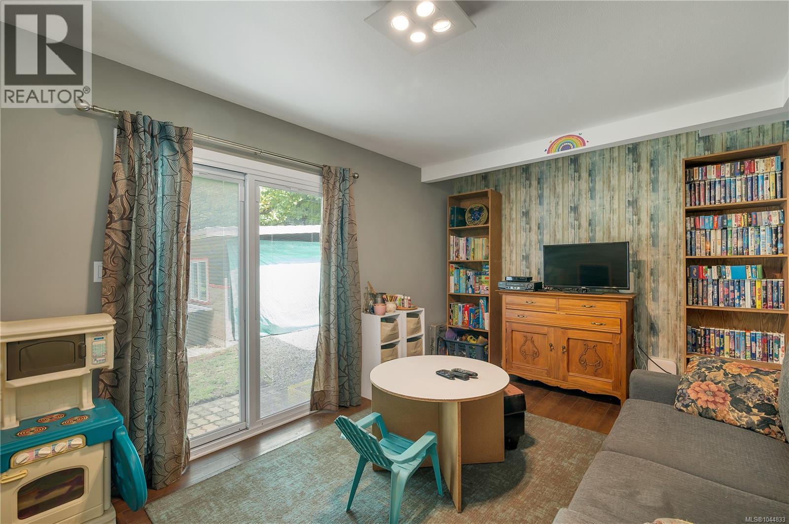 860 NICHOLLS Rd - 13