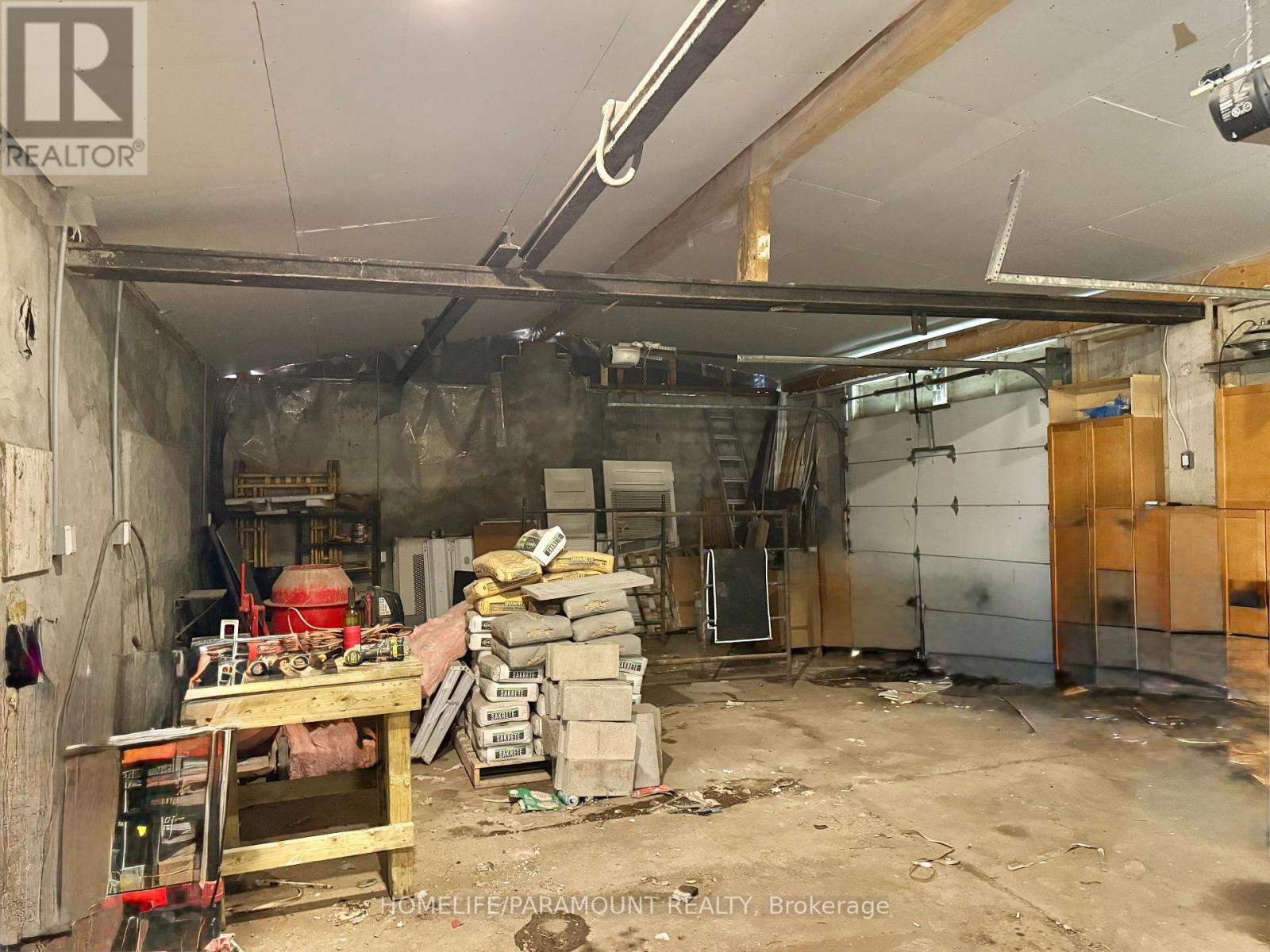 44 BRISTOL STREET - 25