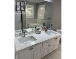 5 Hillpath Crescent, Brampton, ON L6Z4V1 Photo 6