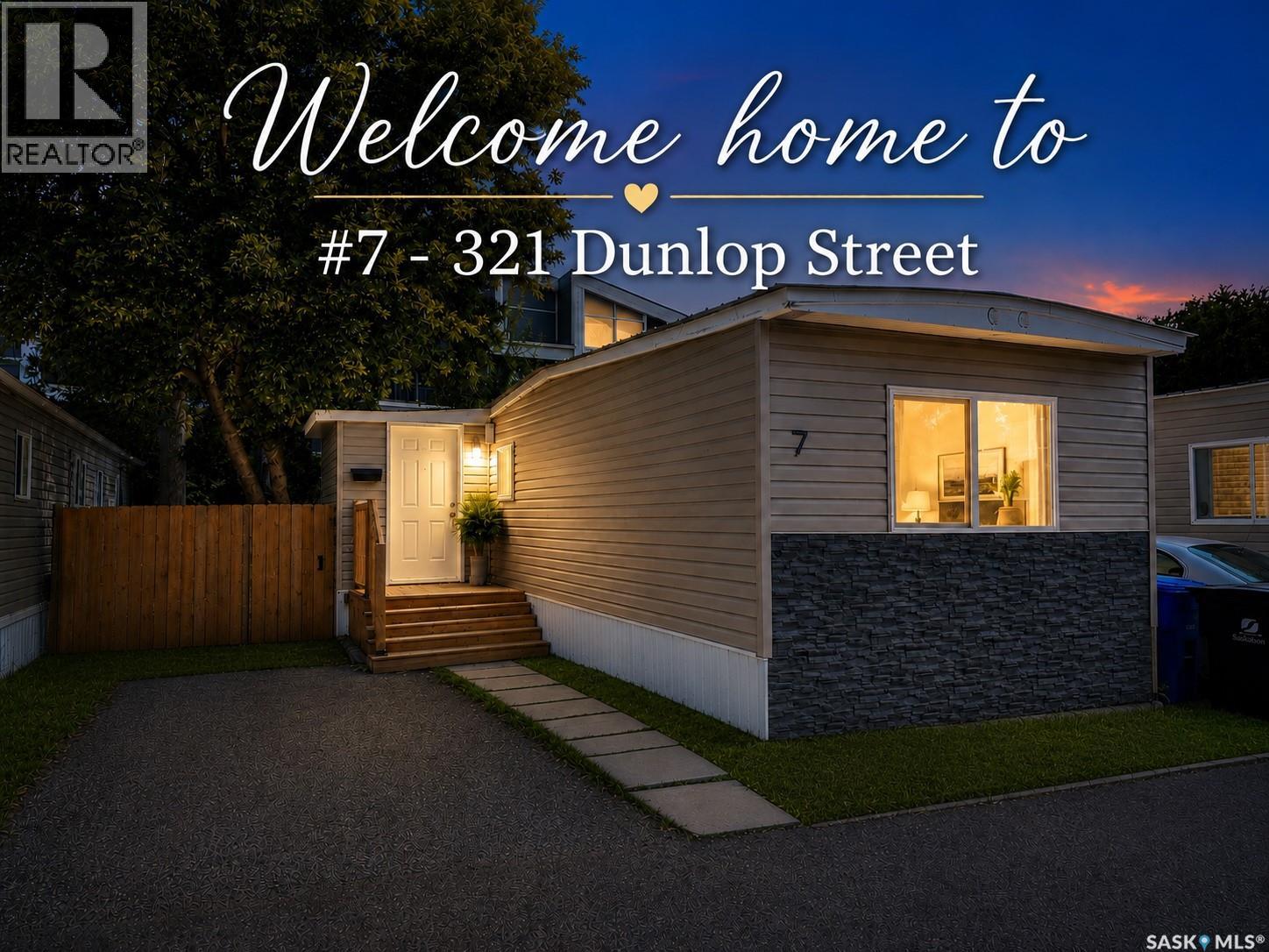 7 321 Dunlop STREET, Saskatoon — photo 2