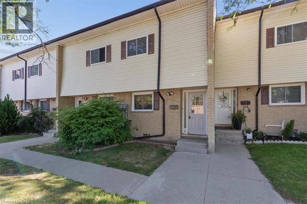 211 VERONICA Drive Unit# 8 — photo 2