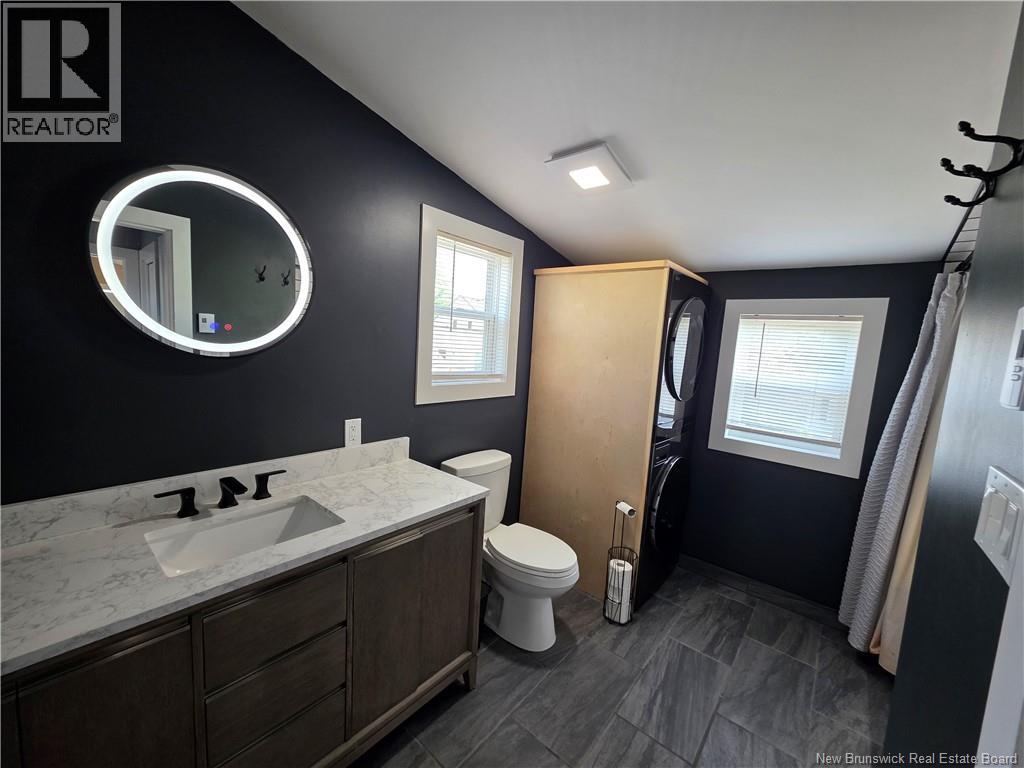 66 Riverside Drive - Image 12
