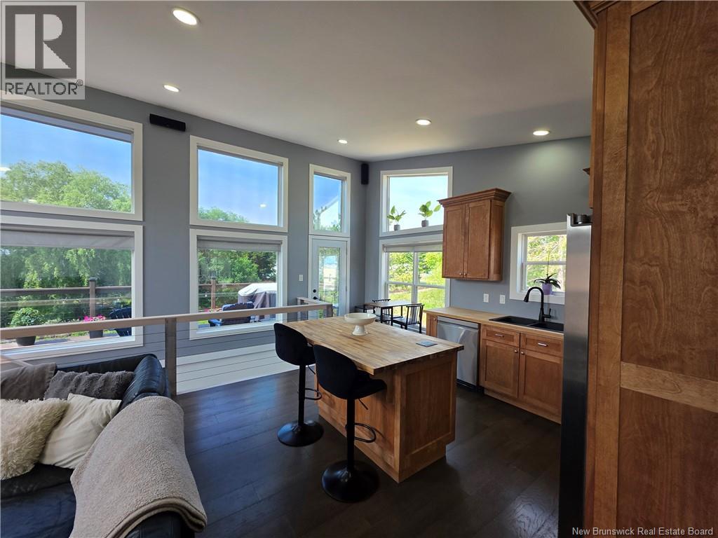 66 Riverside Drive - Image 10