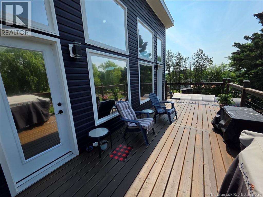 66 Riverside Drive - Image 16
