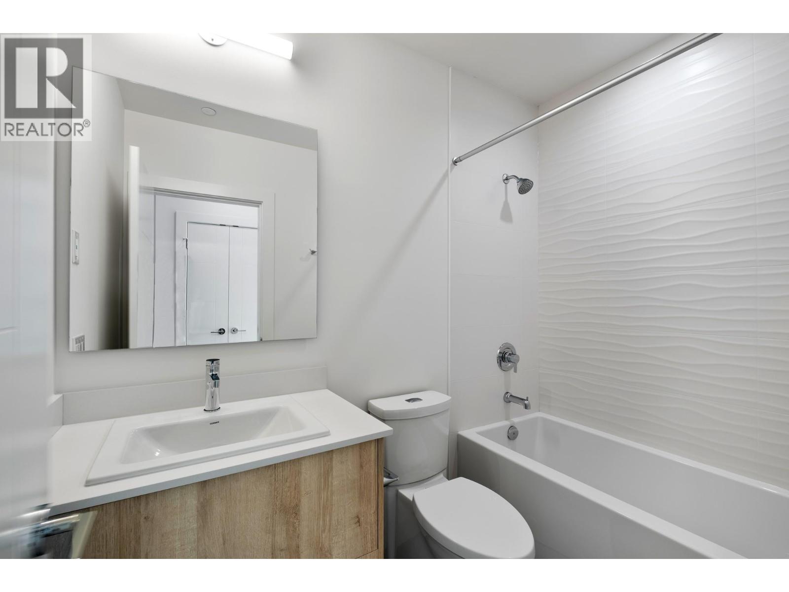 #401 3699 Capozzi Road - 19