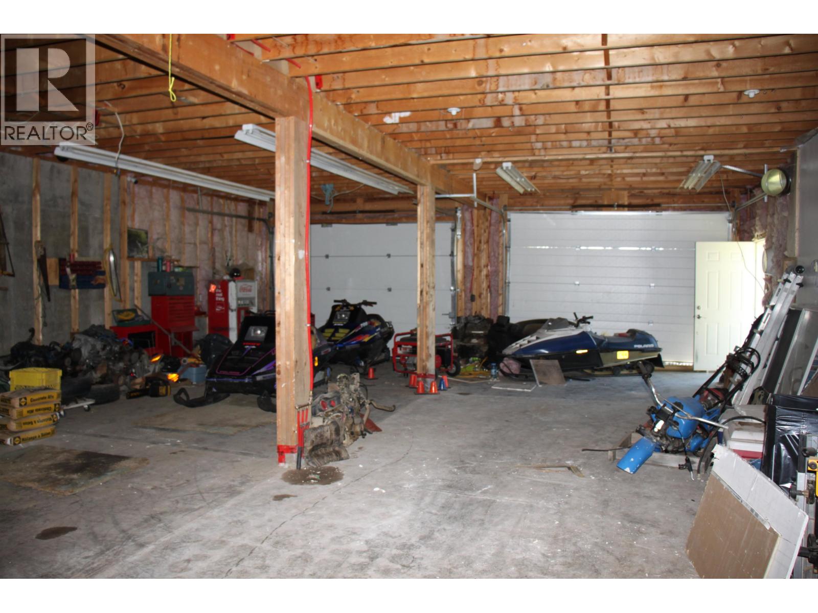 8245 BRIDGE LAKE NORTH ROAD - 26