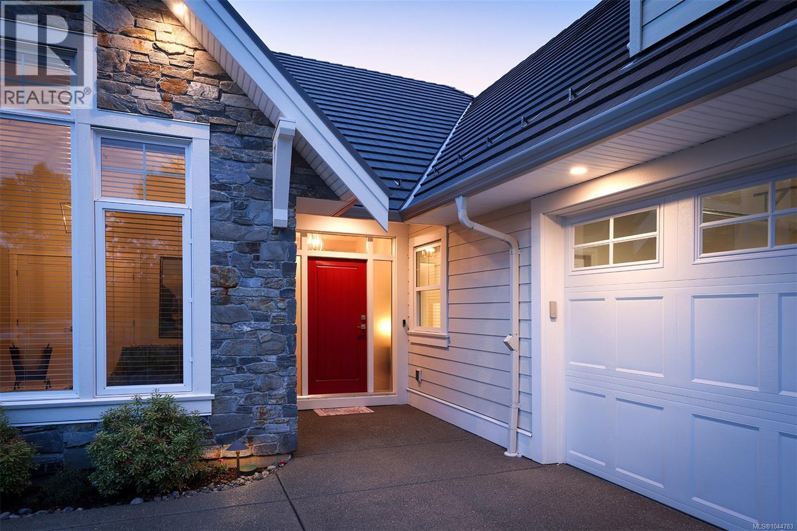 3232 Majestic Dr - Image 17