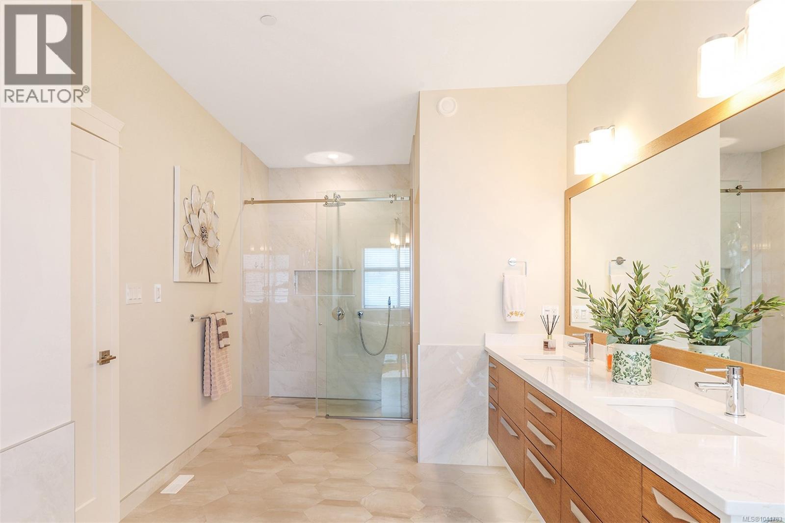 3232 Majestic Dr - 36