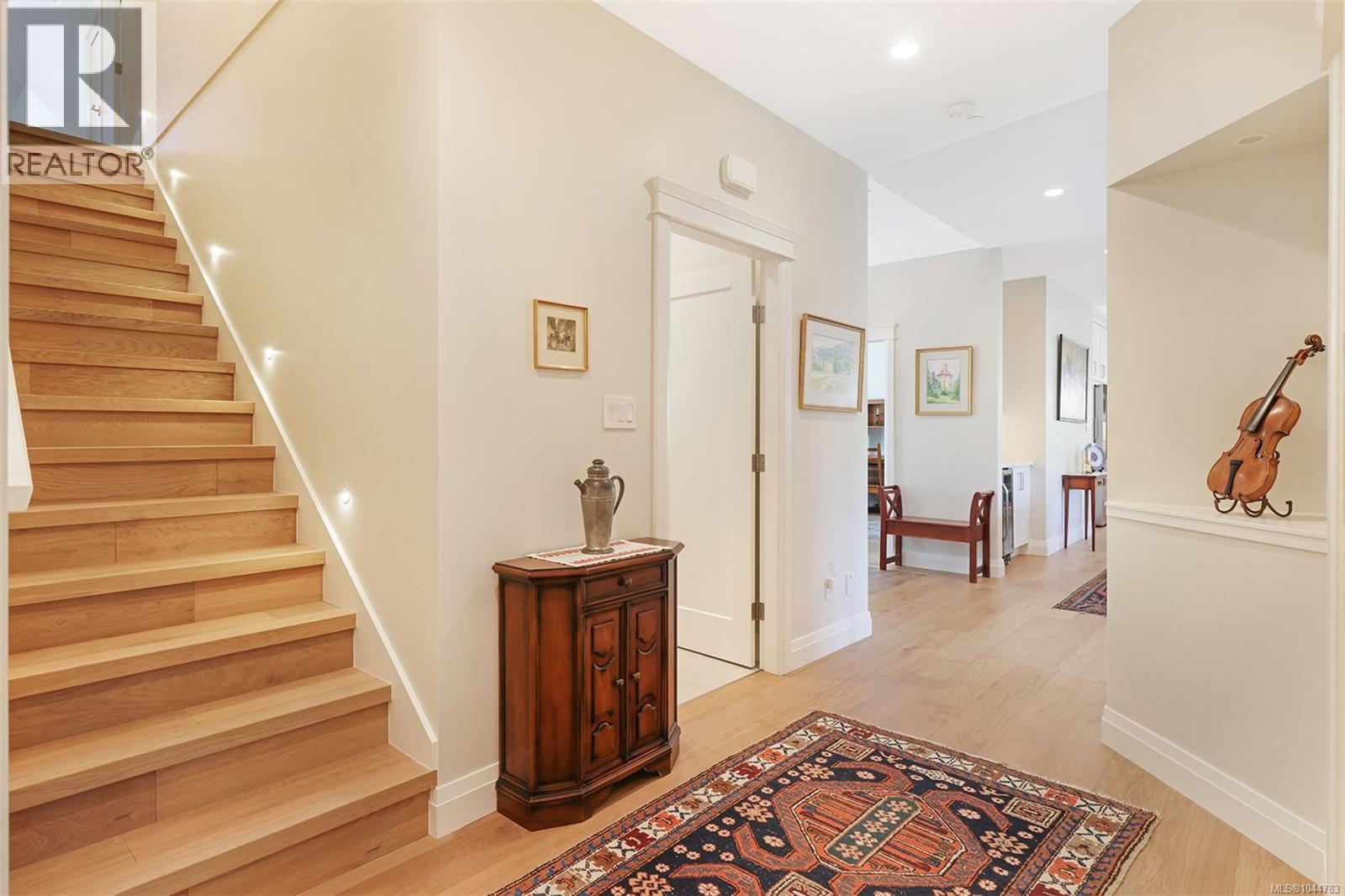 3232 Majestic Dr - 43