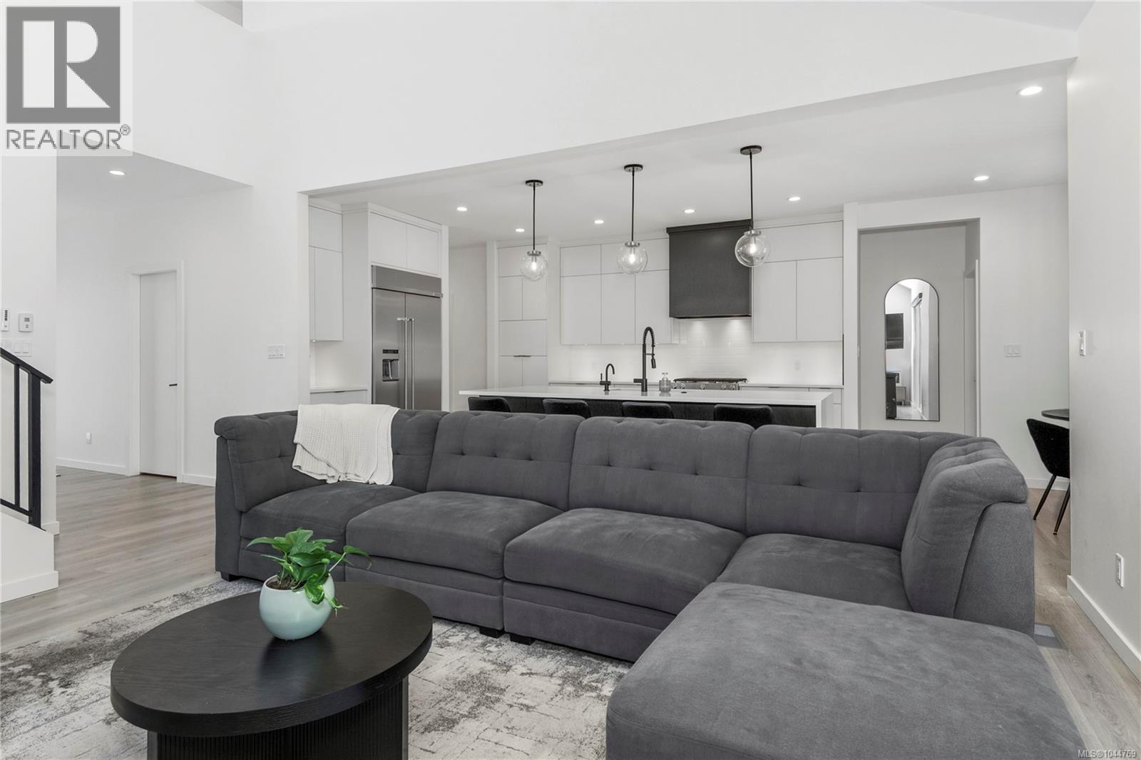 746 Salal St - 12