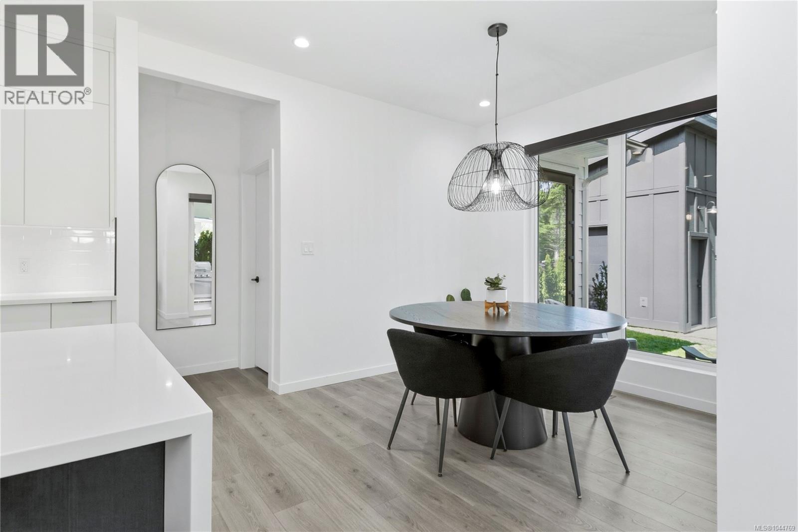 746 Salal St - 14