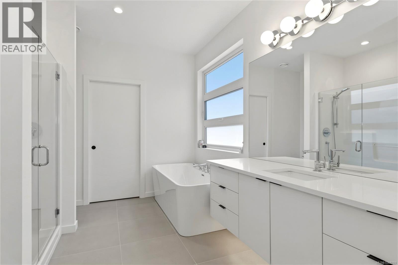 746 Salal St - 18