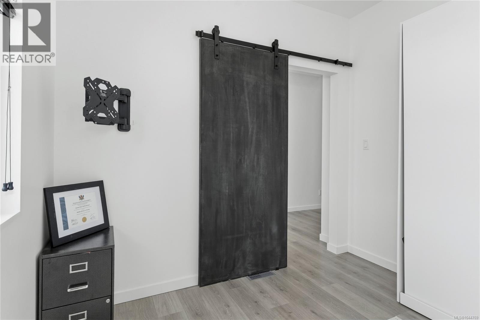 746 Salal St - 23