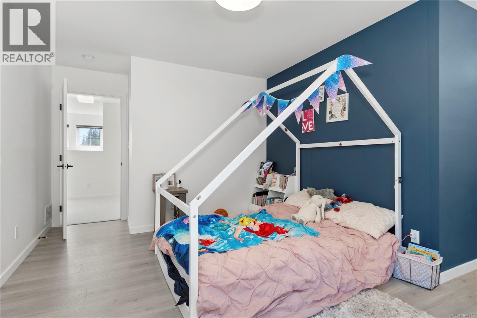 746 Salal St - 28