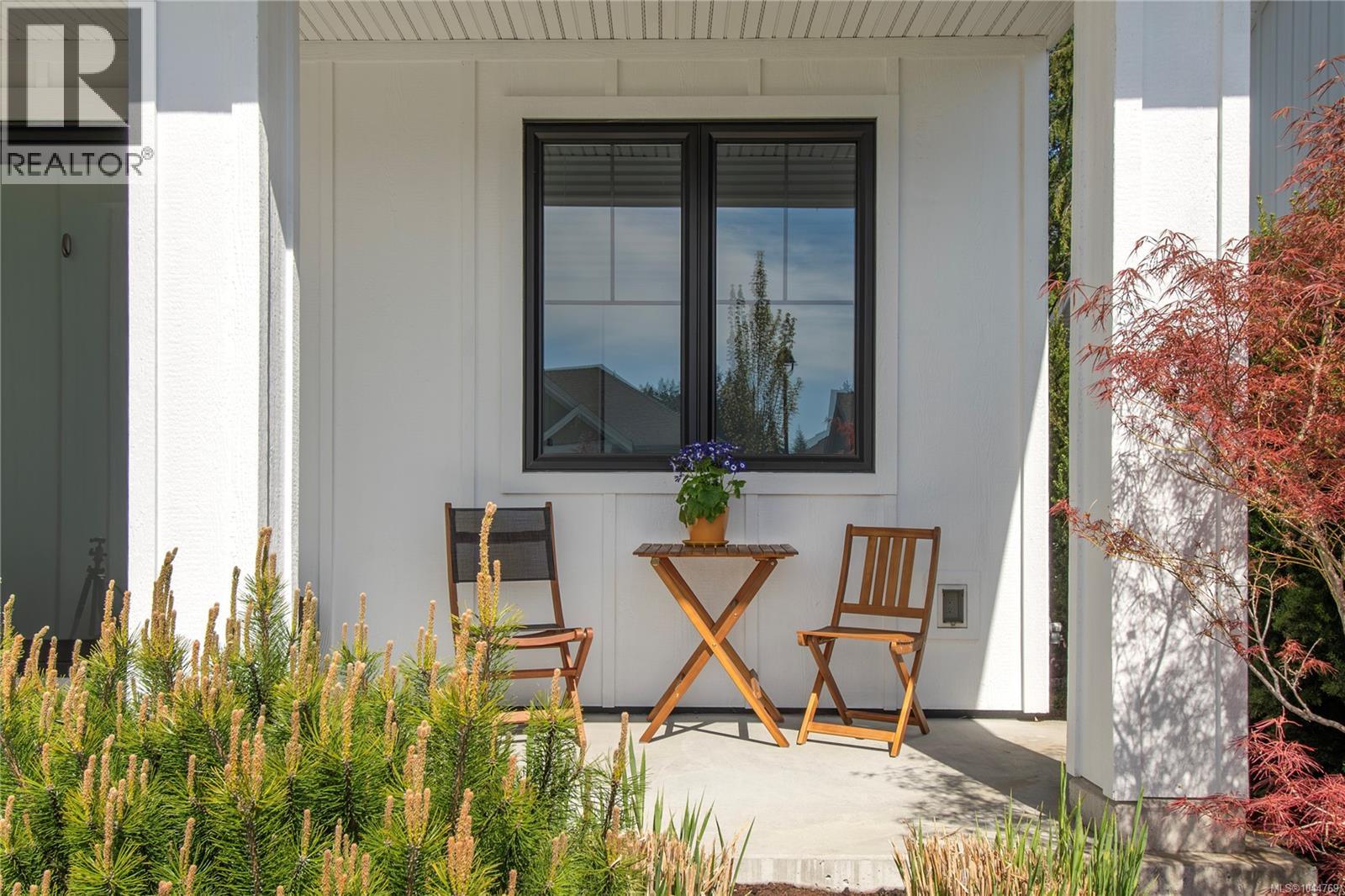 746 Salal St - 3