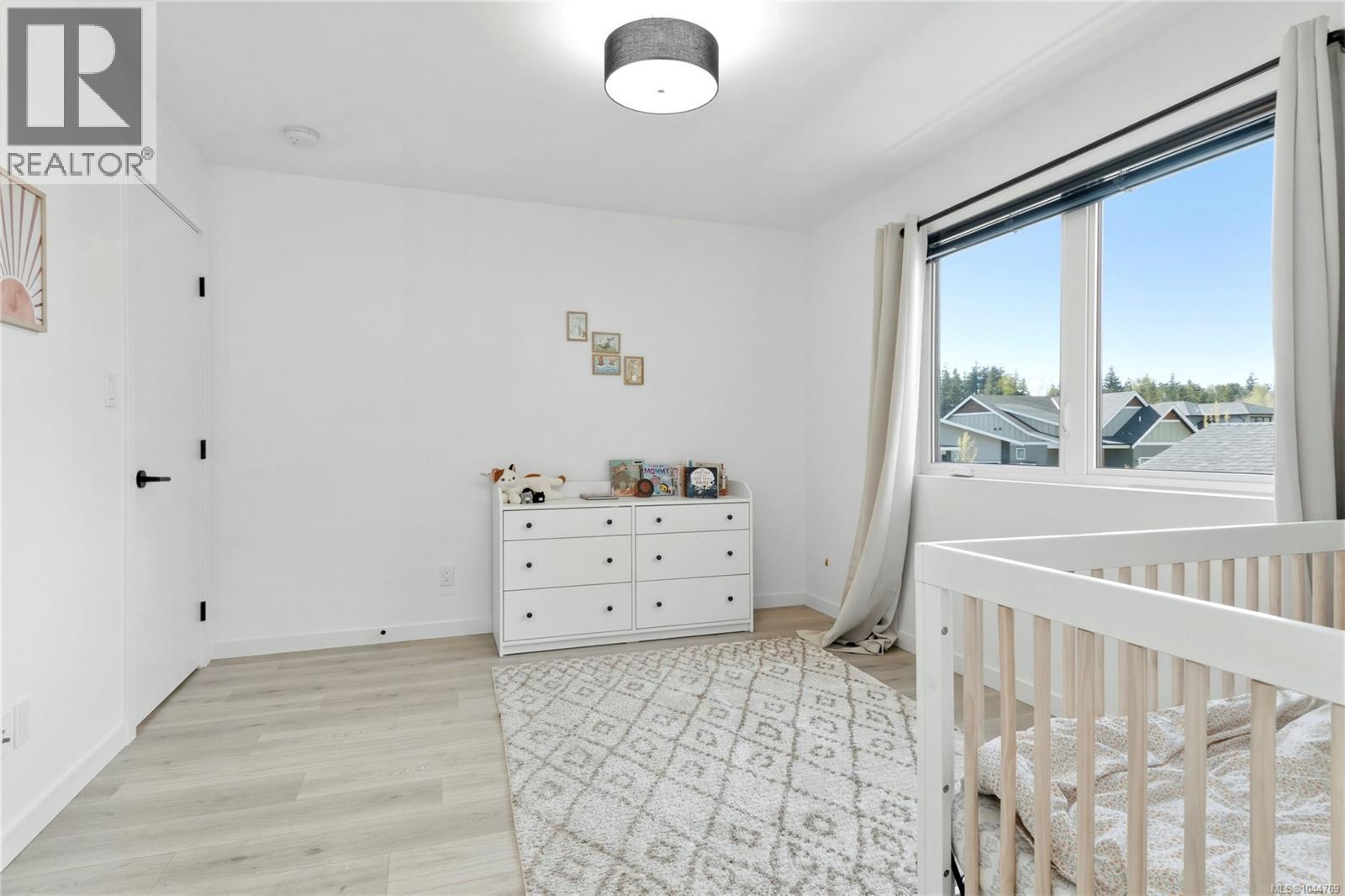 746 Salal St - 33