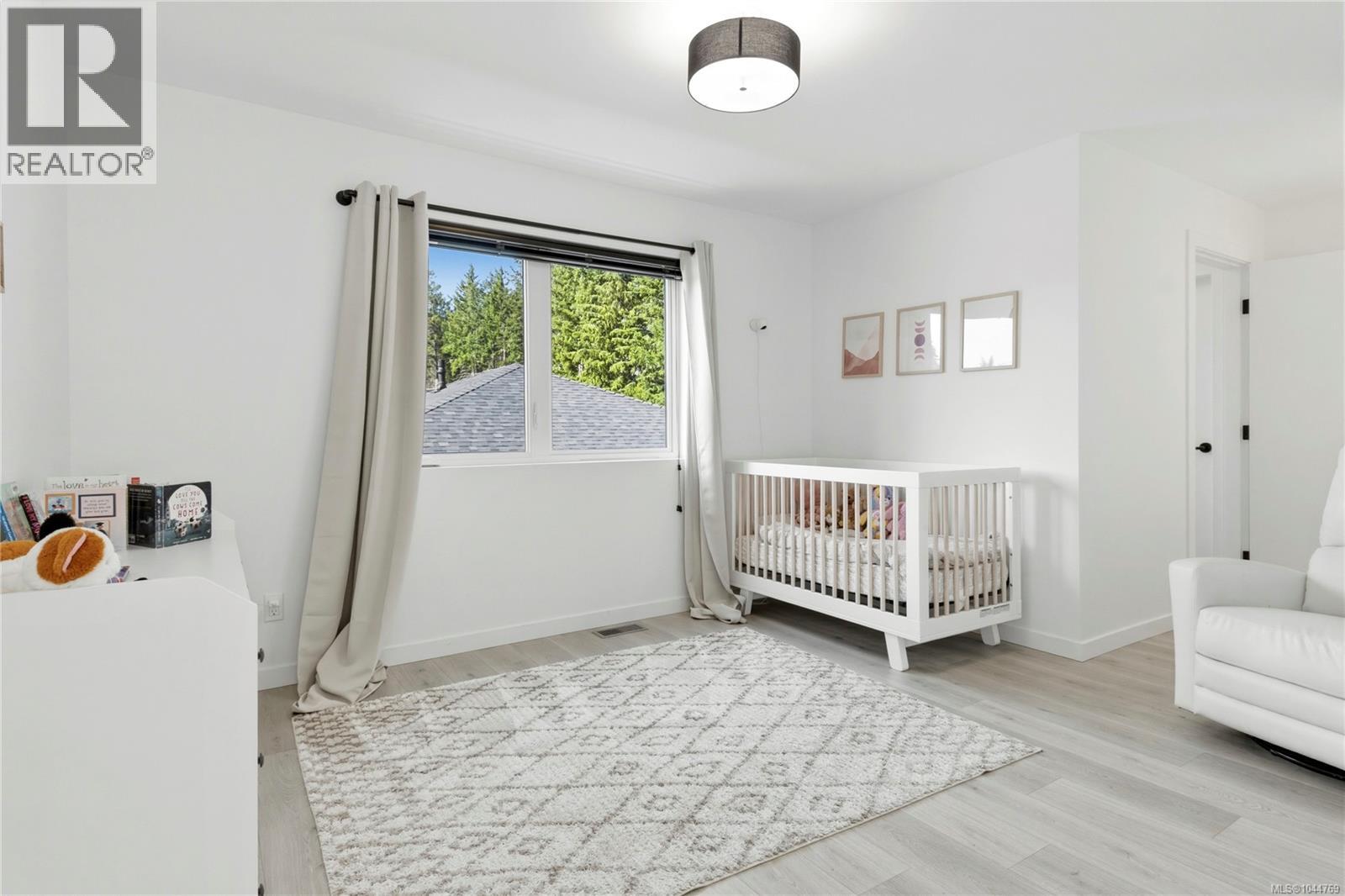 746 Salal St - 34