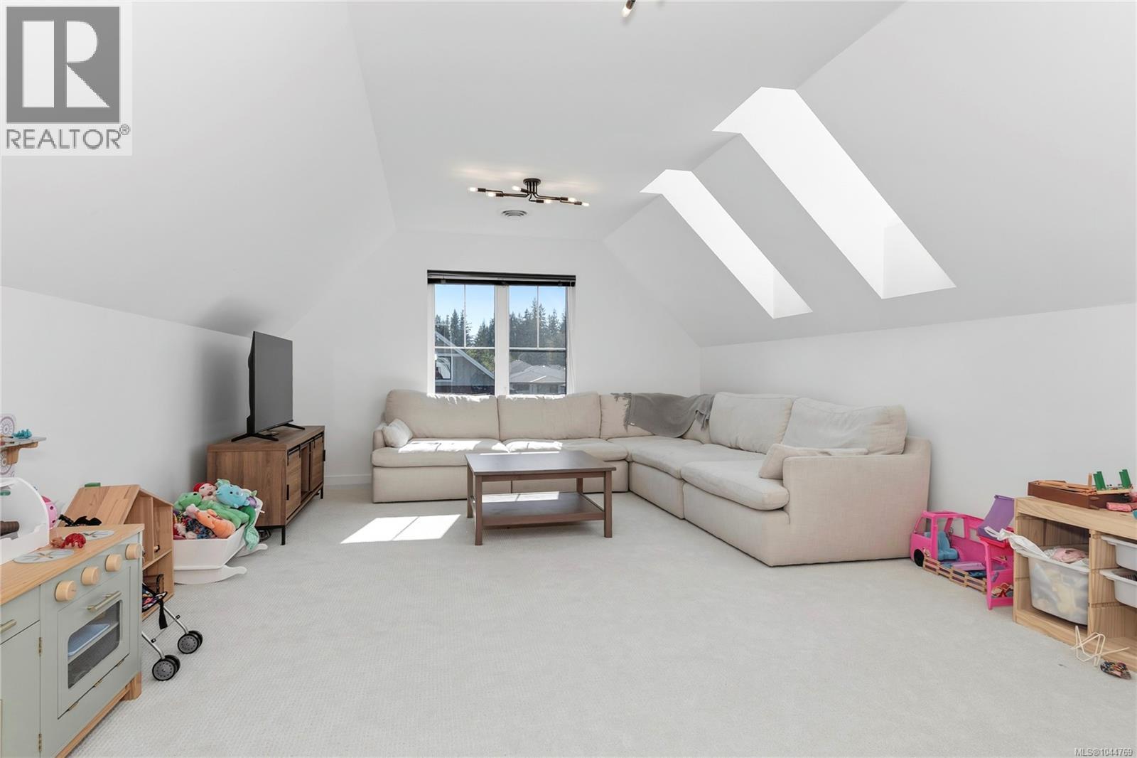 746 Salal St - Image 36