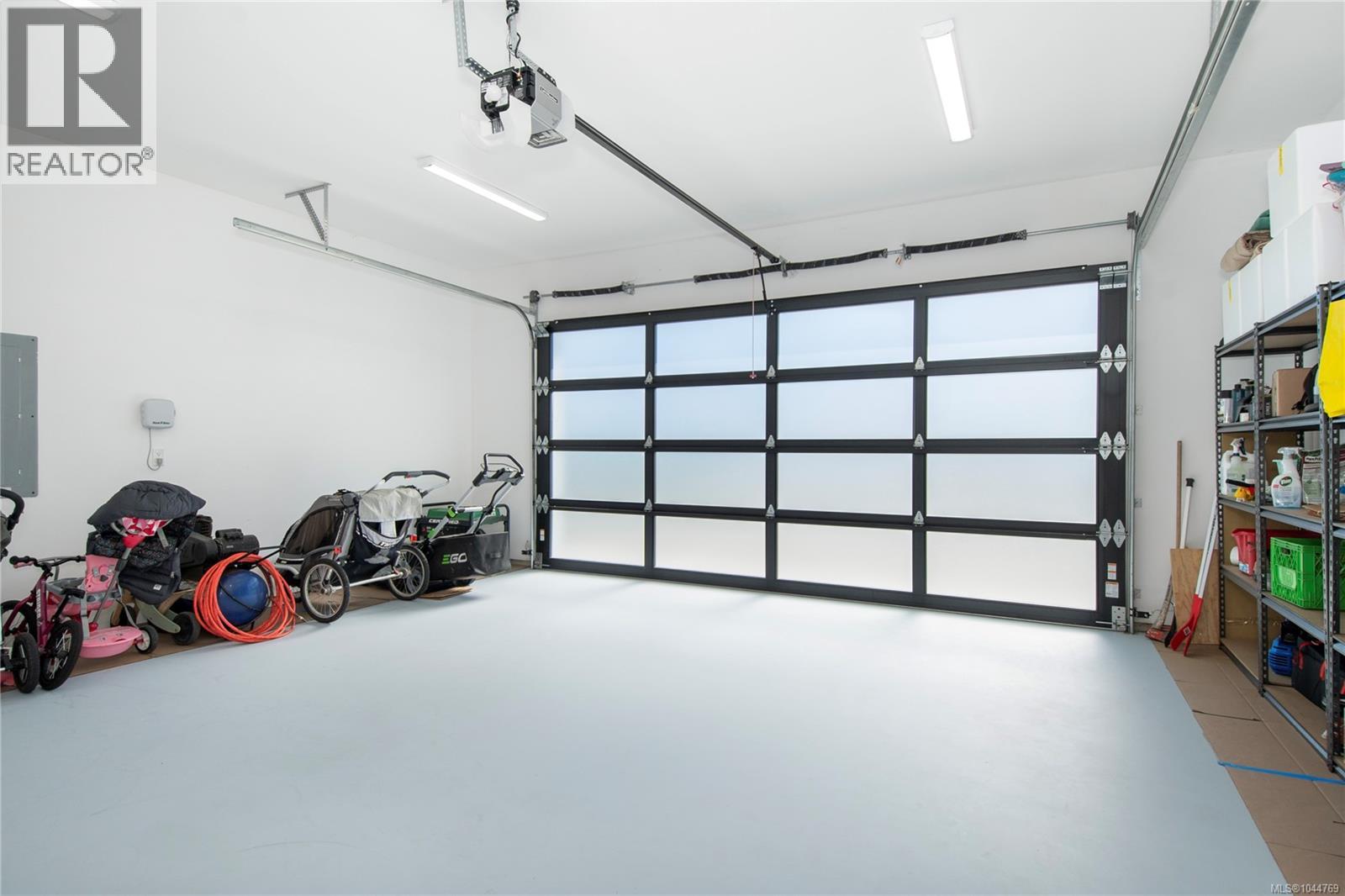 746 Salal St - 38