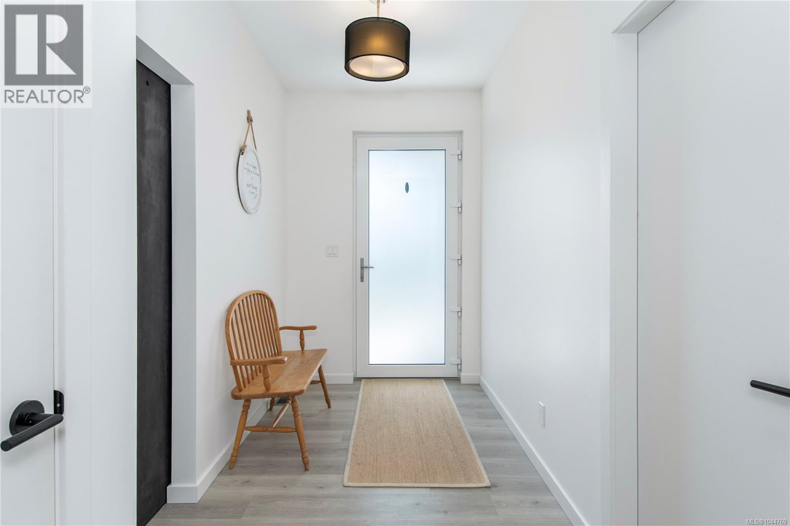 746 Salal St - 4