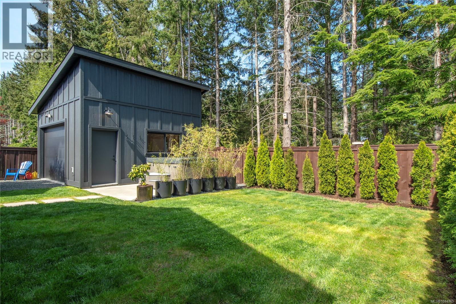 746 Salal St - Image 44