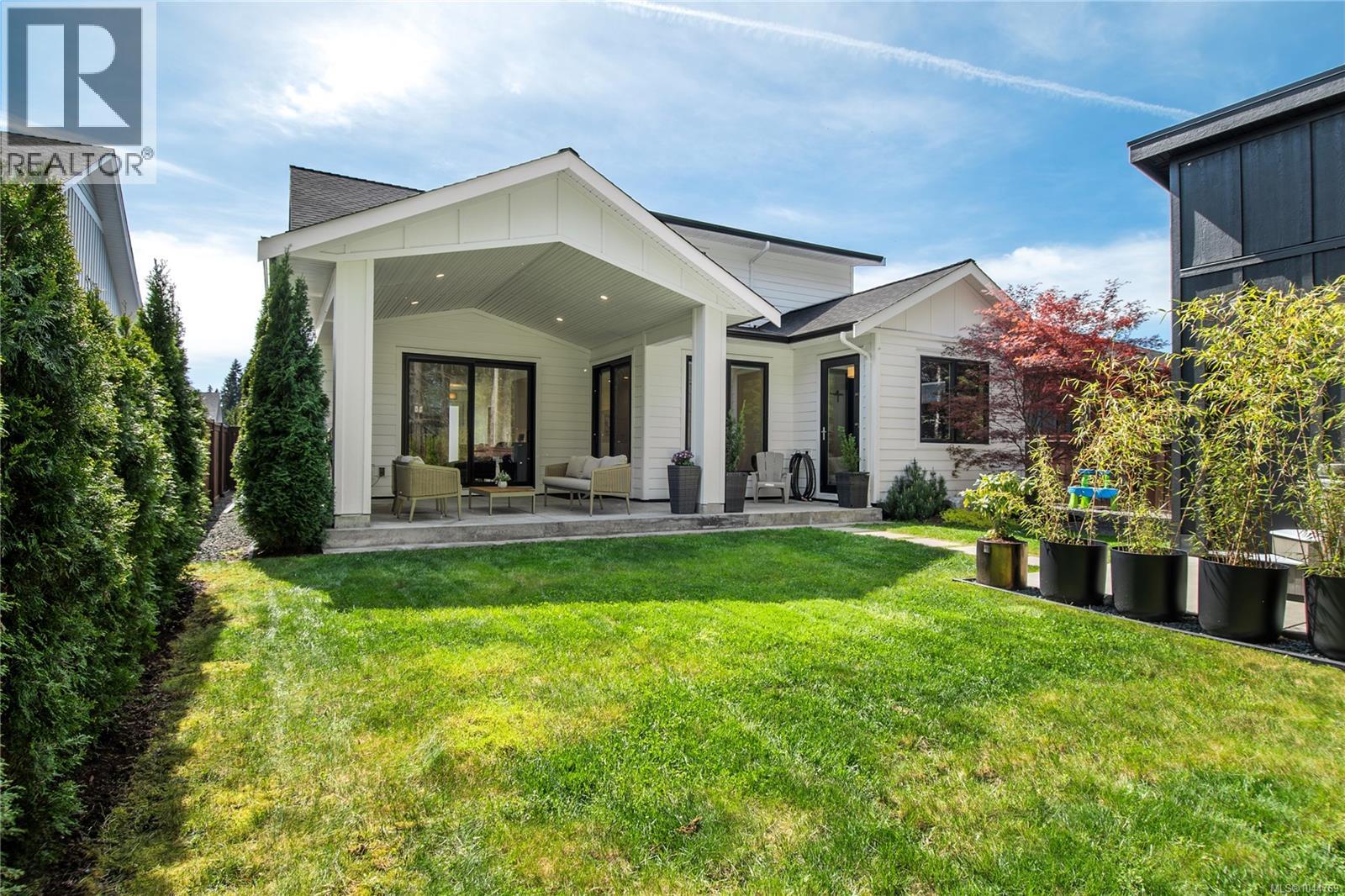 746 Salal St - 45