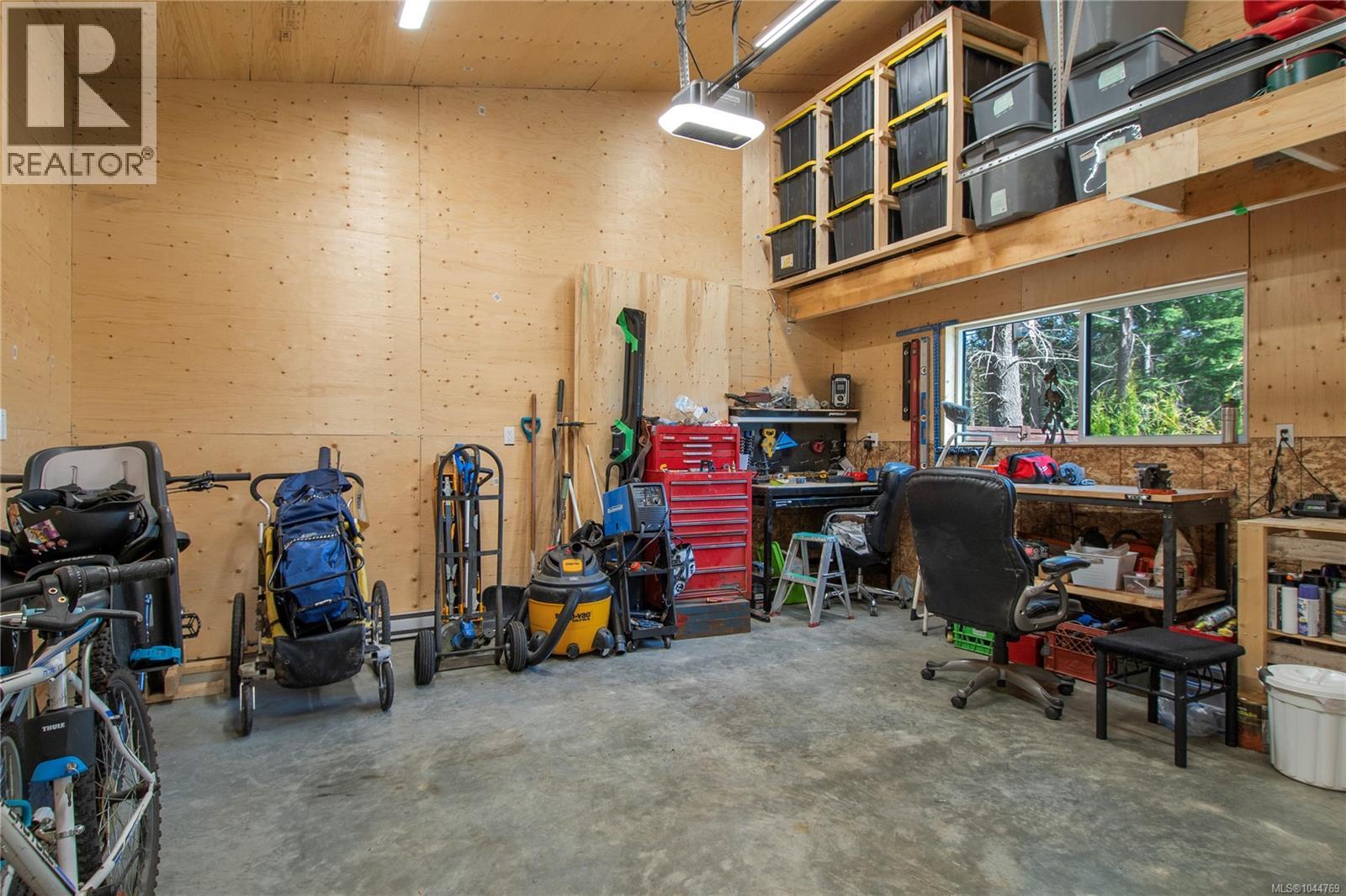 746 Salal St - 51