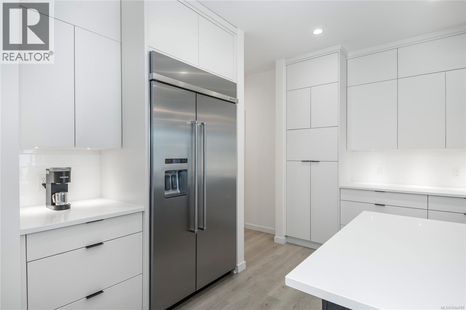 746 Salal St - Image 8