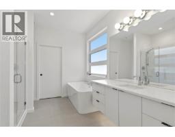 Kitchen - 746 Salal St, Campbell River, BC V9H0E6 Photo 18