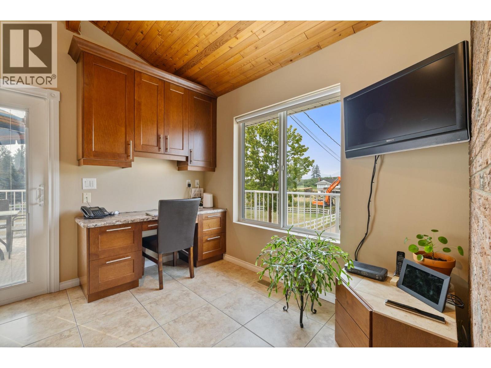 535 Curtis Road, Kelowna