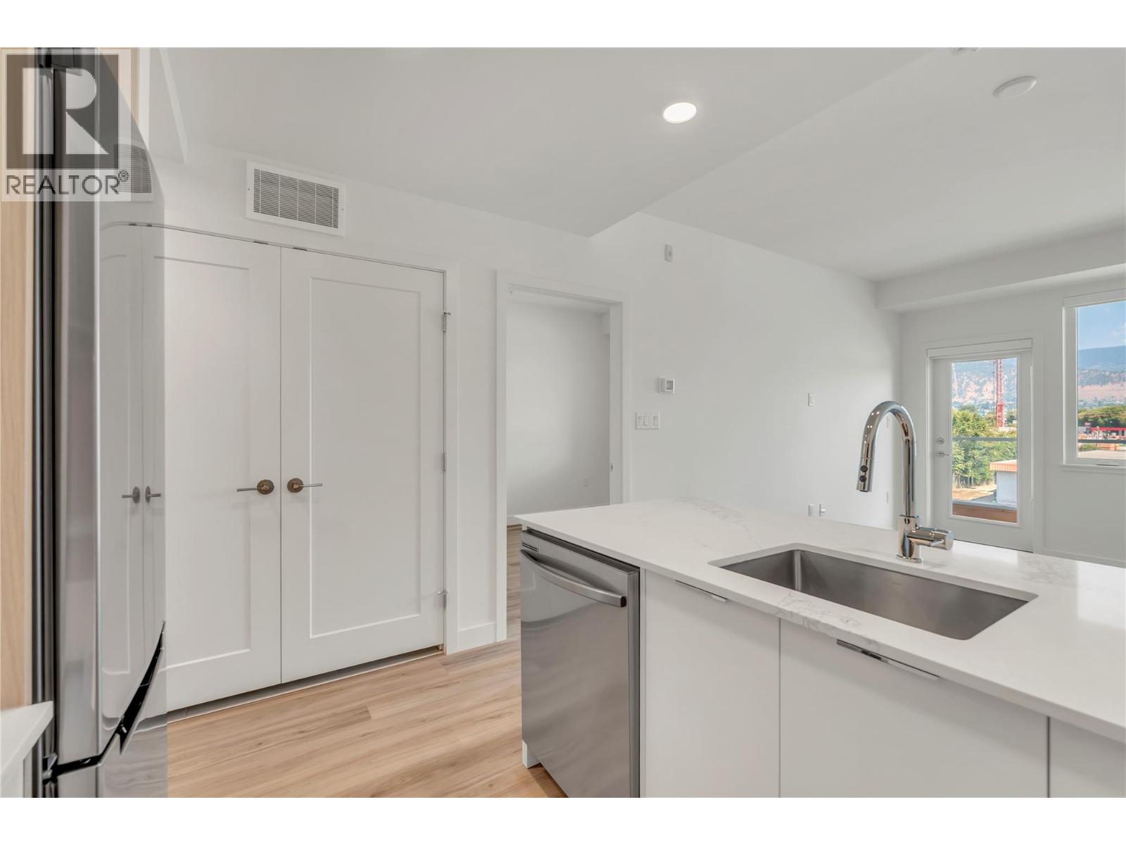 #315 271 Wylie Street - 25
