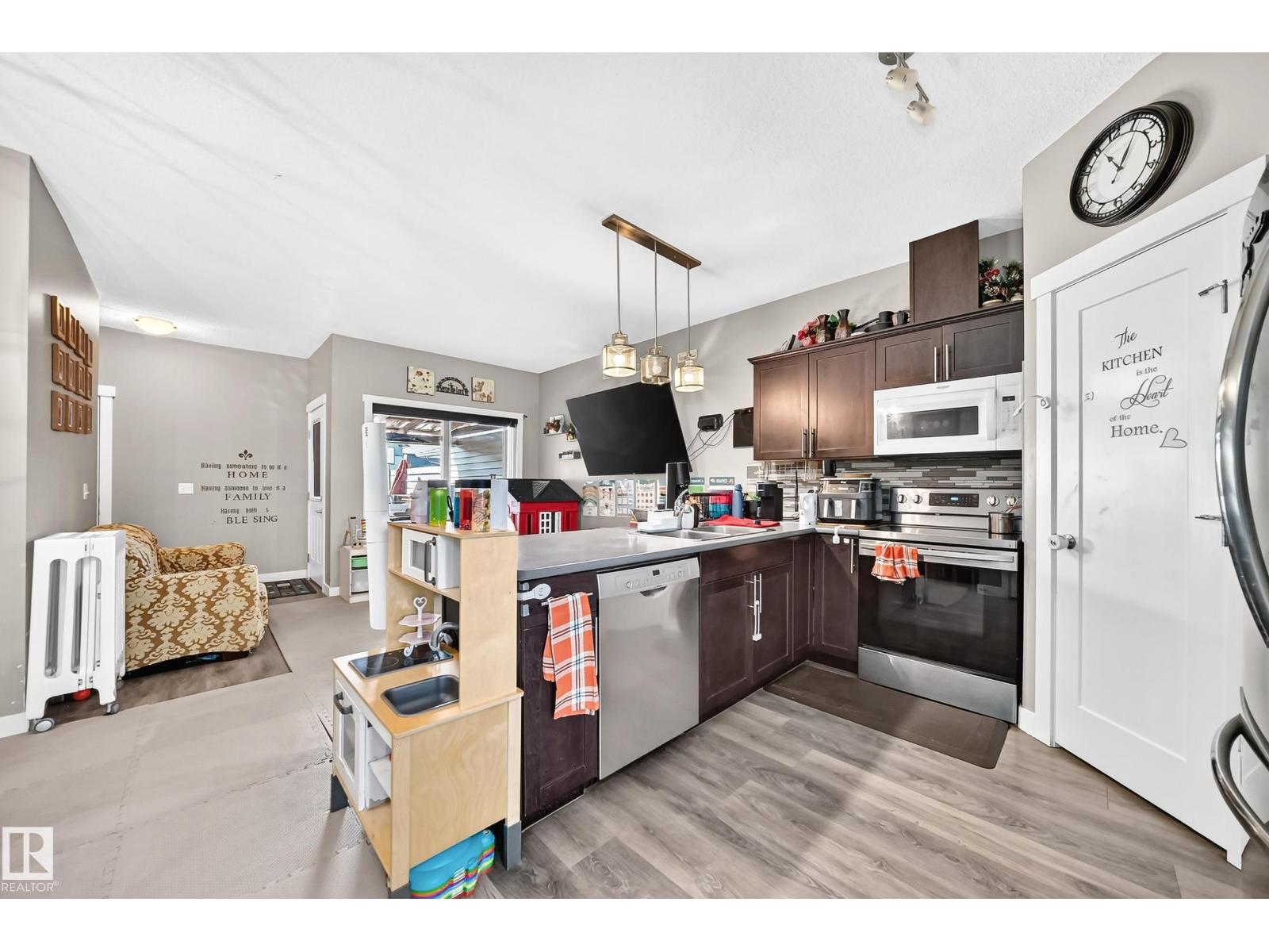 689 BLACK Boulevard - Photo 9