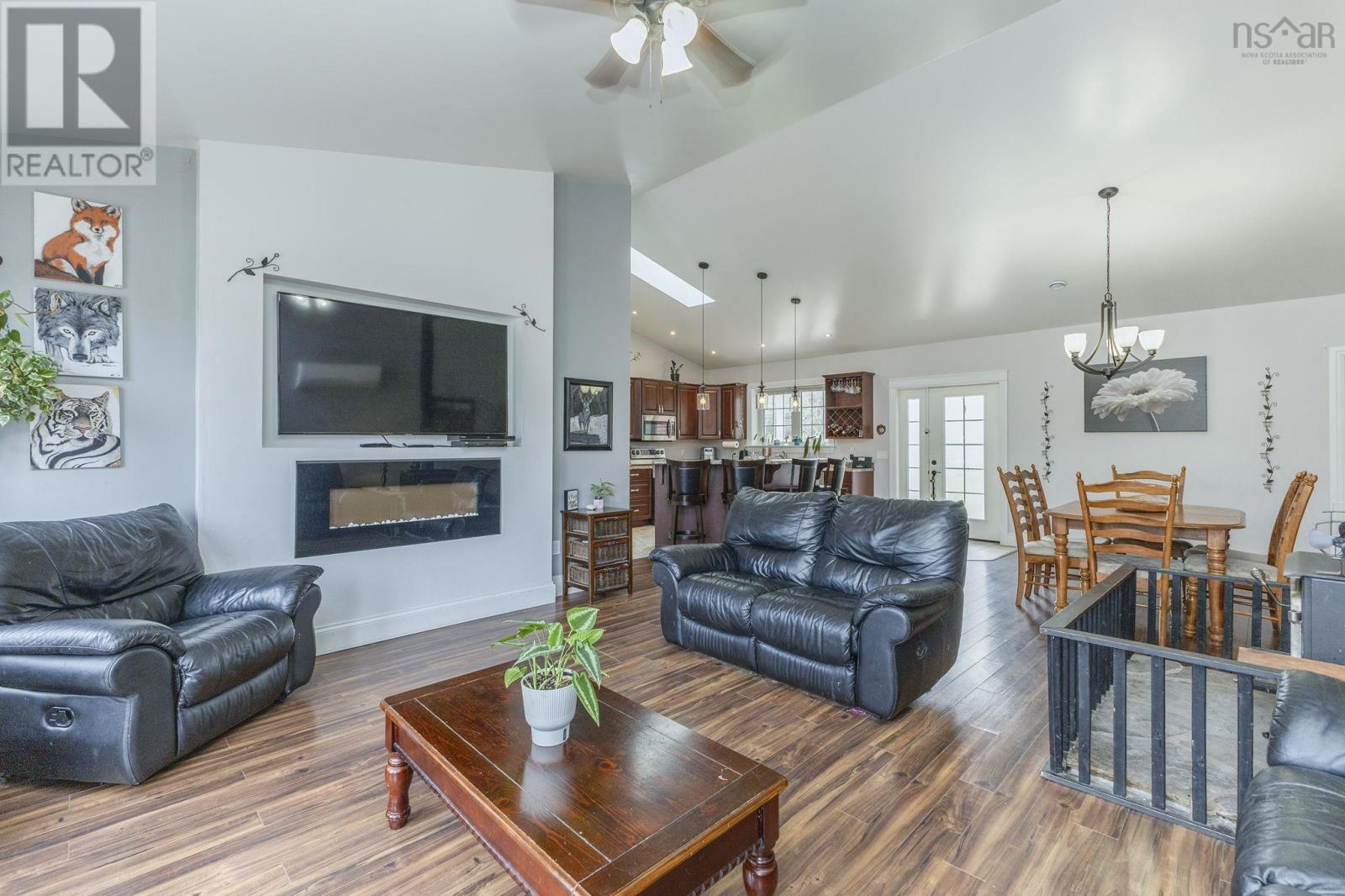 3548 Gairloch Road - 16