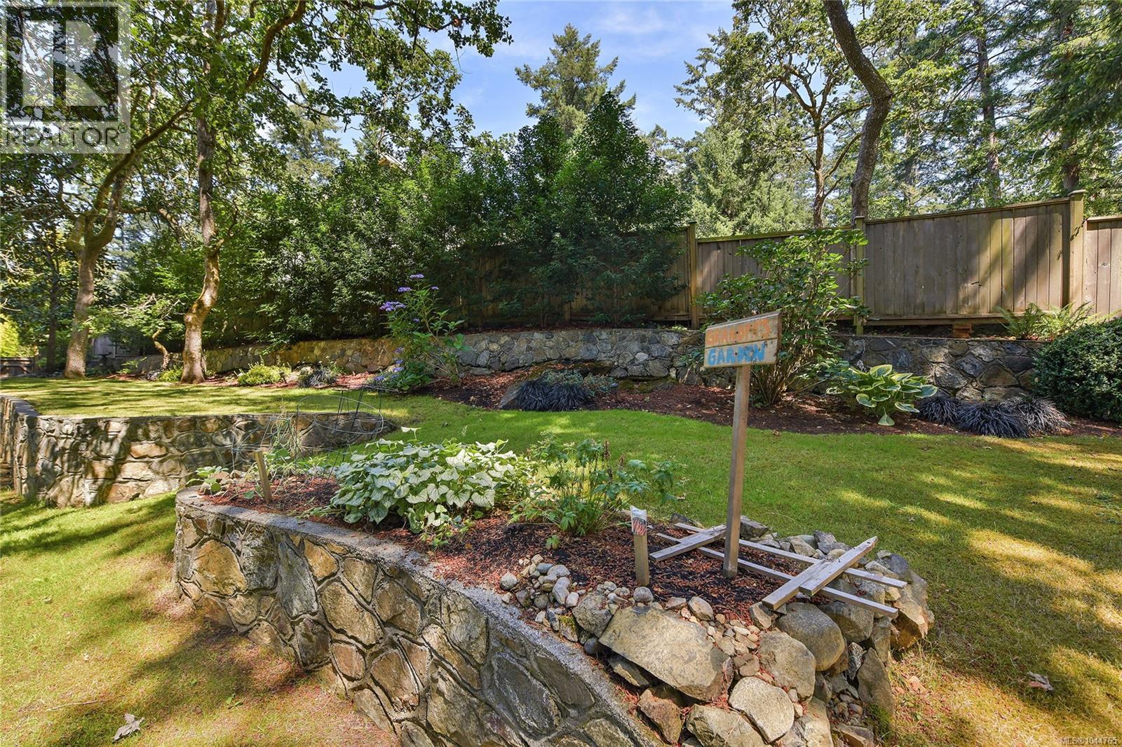  209 Shadow Ridge Place, View Royal