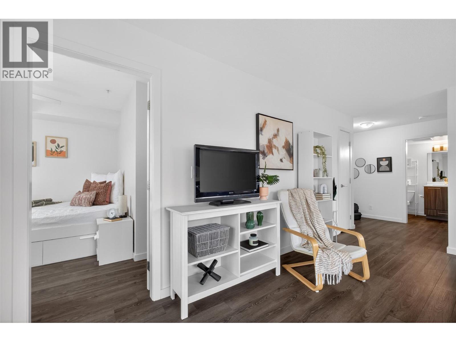 312 881 Academy Way, Kelowna