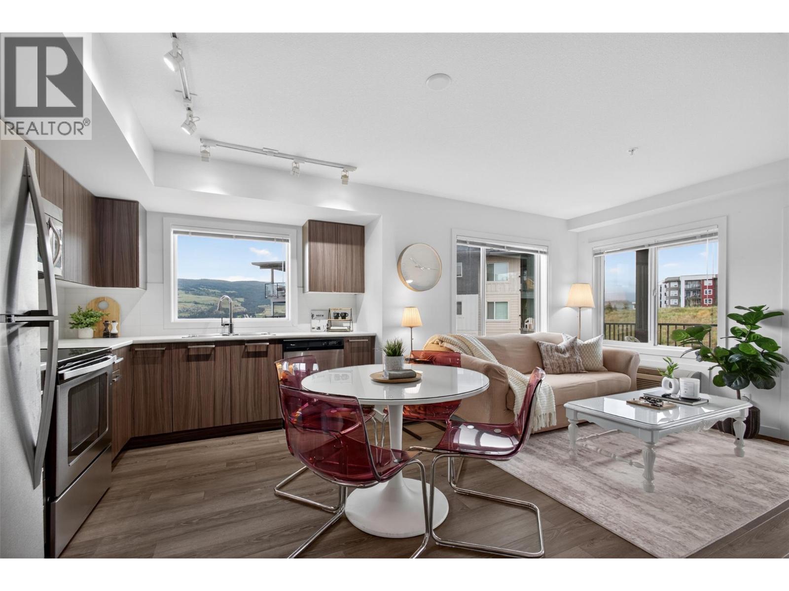 312 881 Academy Way, Kelowna