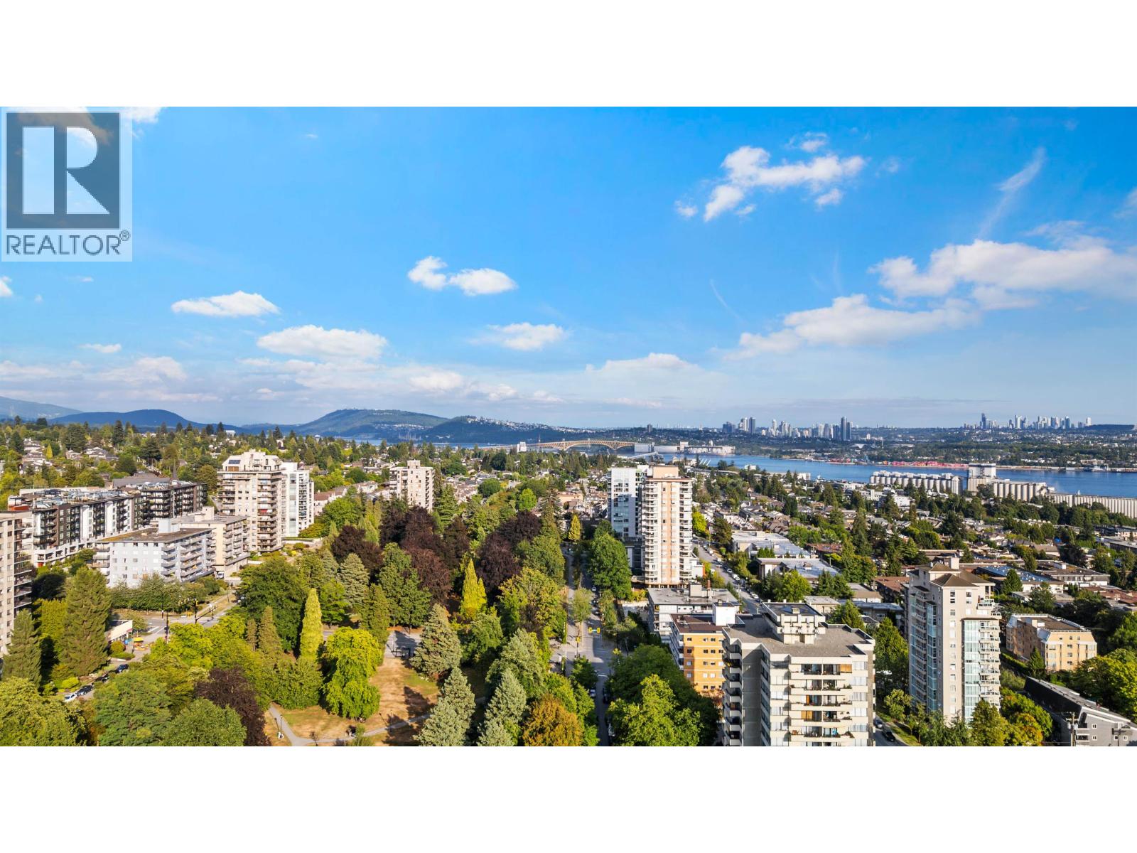 306 683 W VICTORIA PARK, North Vancouver