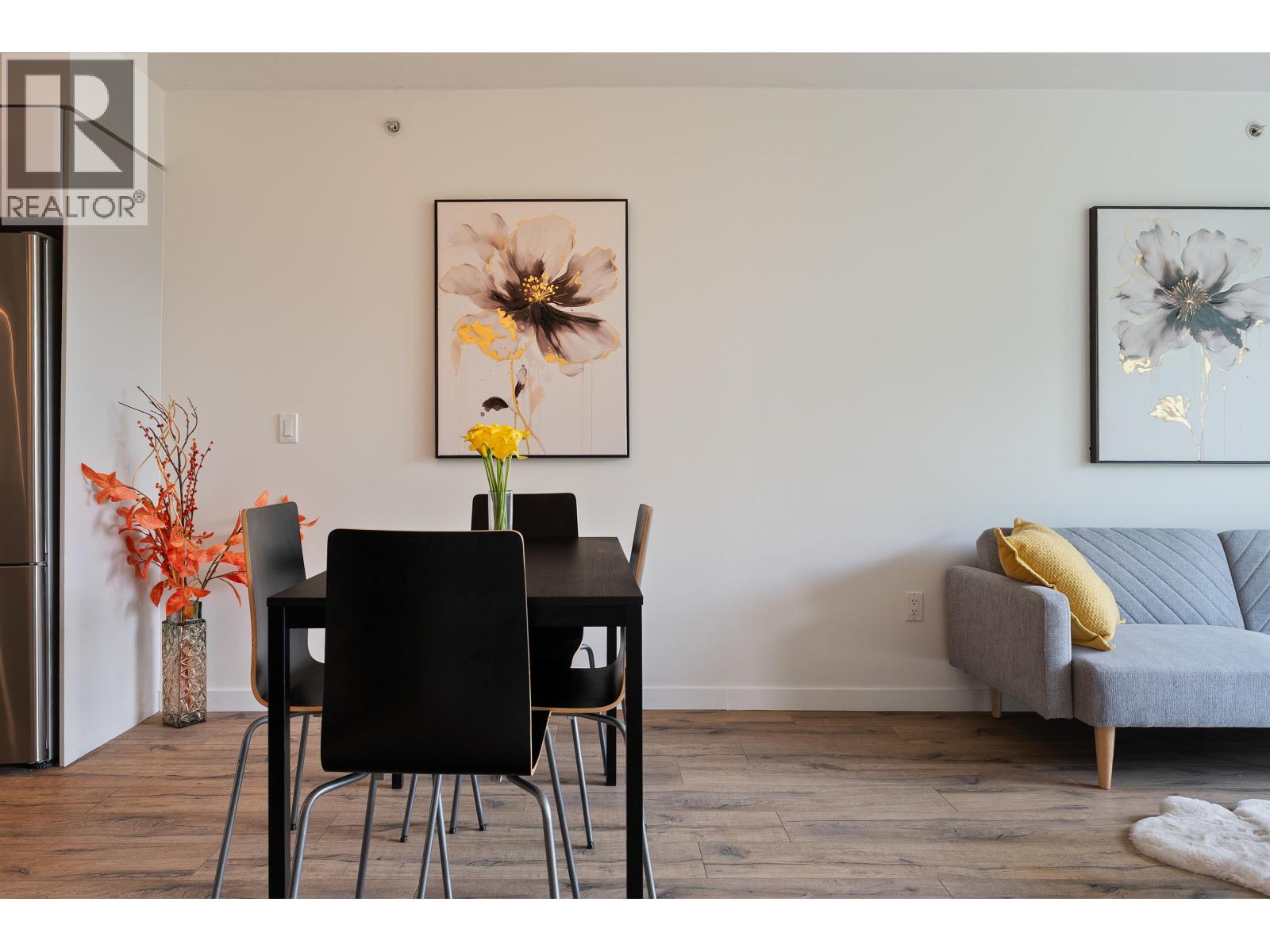 306 683 W VICTORIA PARK, North Vancouver