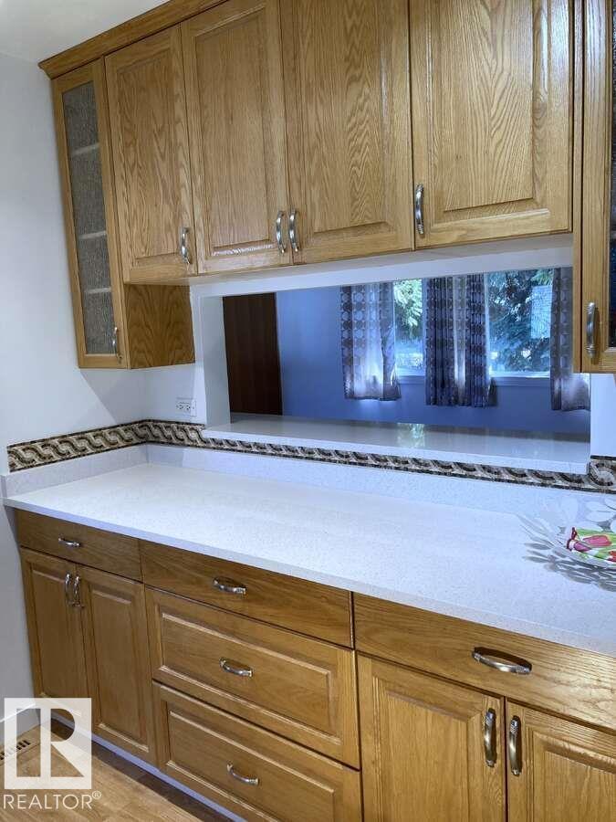 15212 86 Avenue NW - Photo 13