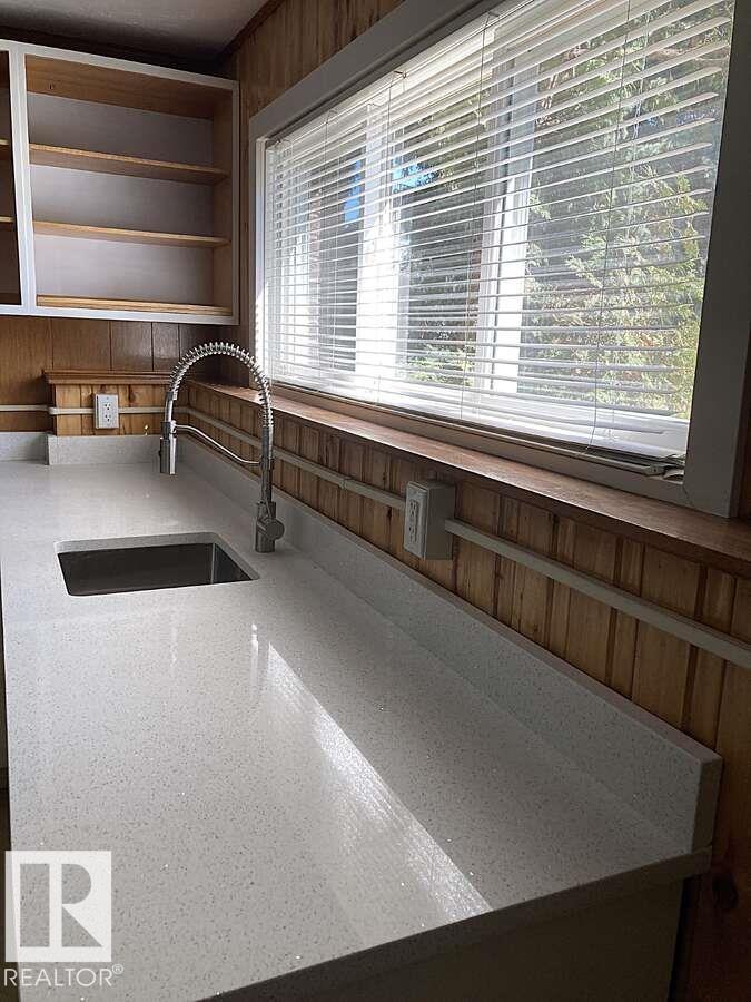 15212 86 AV NW - 31