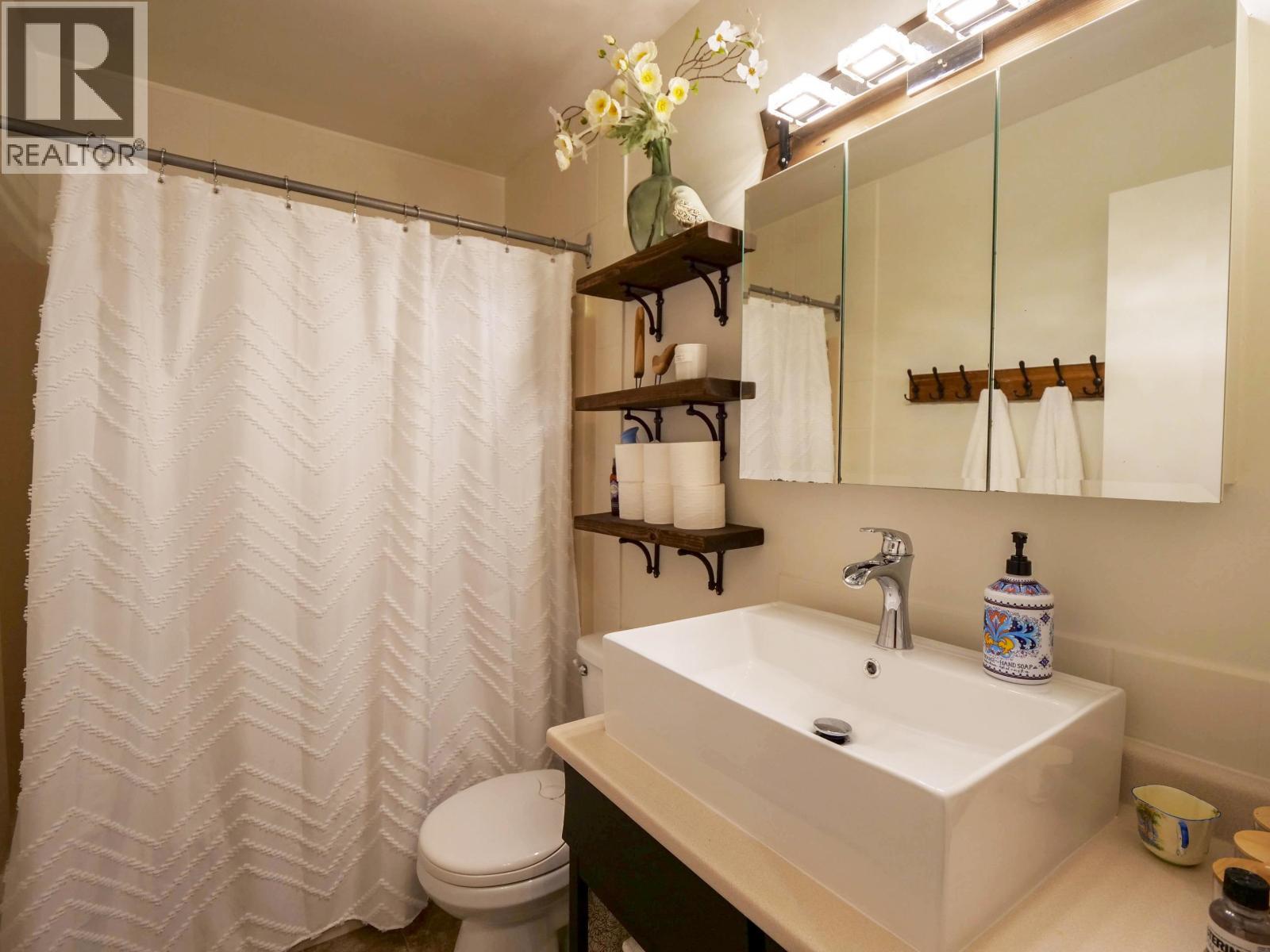 1291 PICARD AVENUE - 17