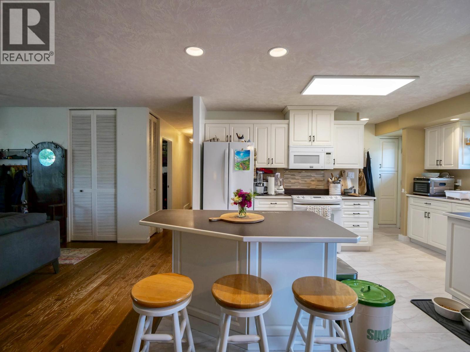 1291 PICARD AVENUE - Image 3
