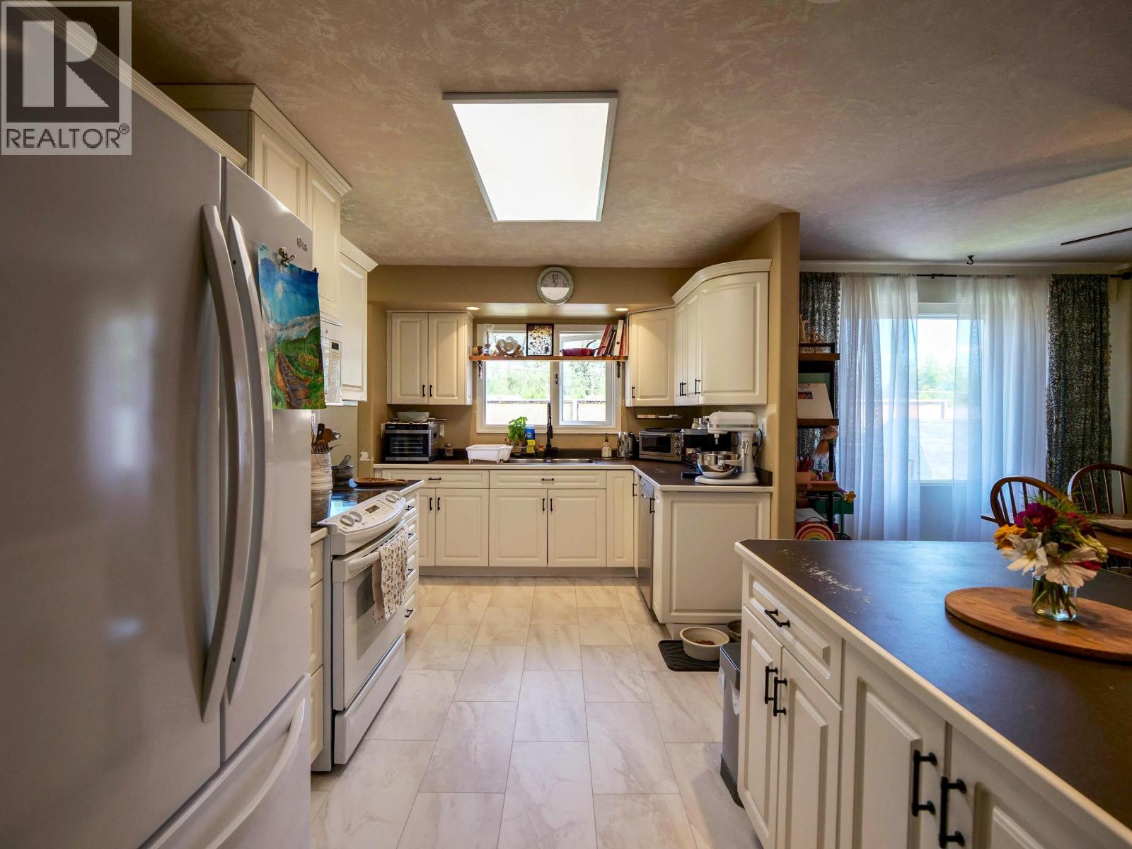 1291 PICARD AVENUE - 5