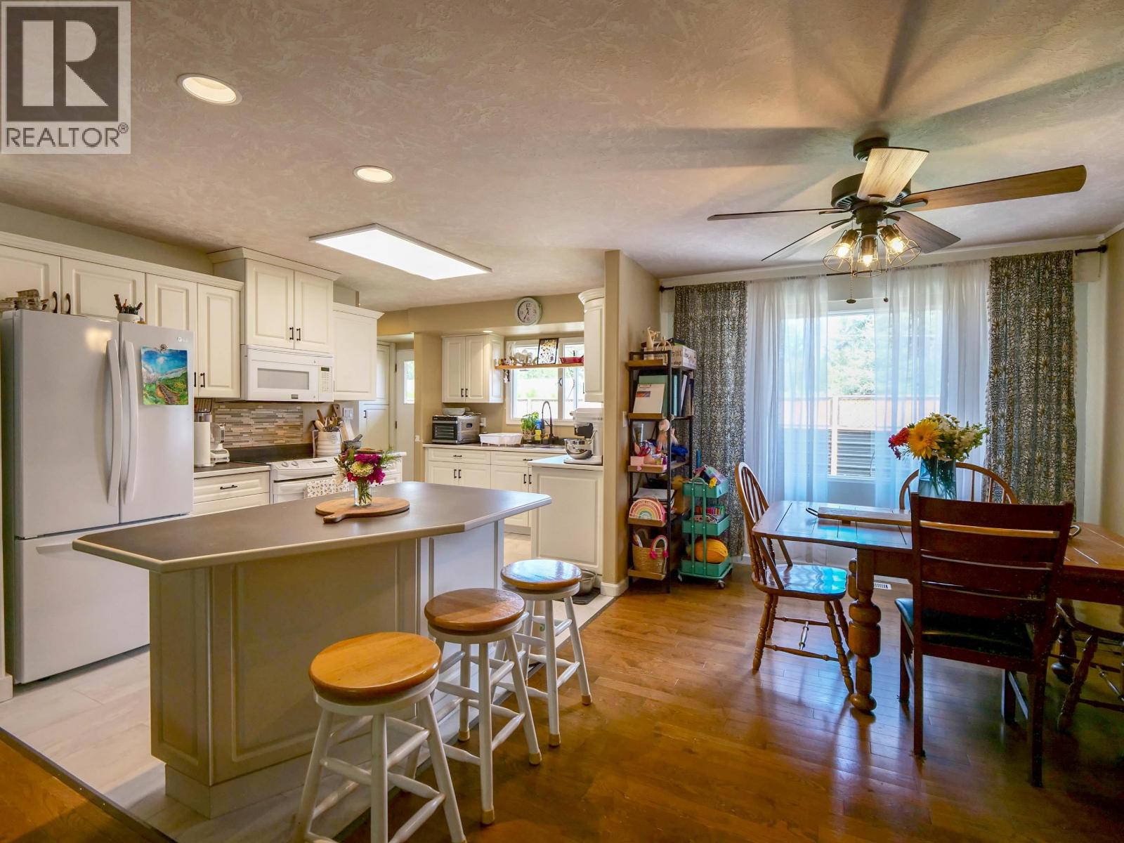 1291 PICARD AVENUE - 7