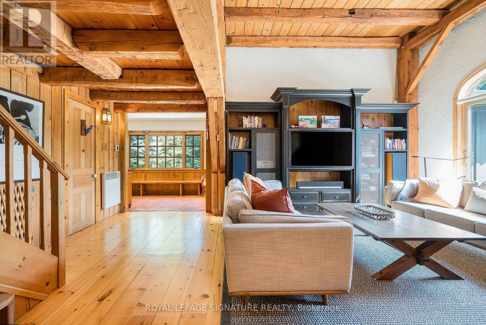 22 NEWTON WAY - Image 9